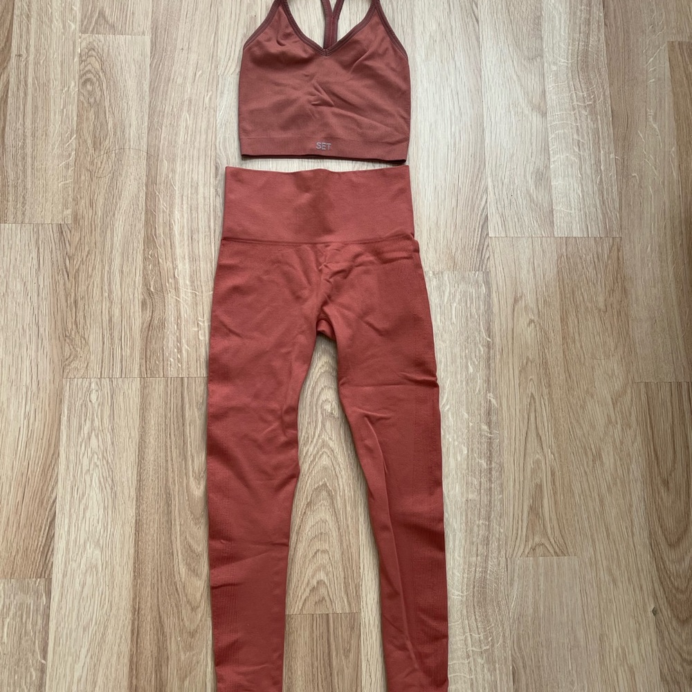 Set Active top and leggings set